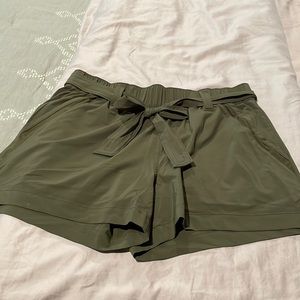 Eddie Bauer Slightly Curvy Fit Shorts